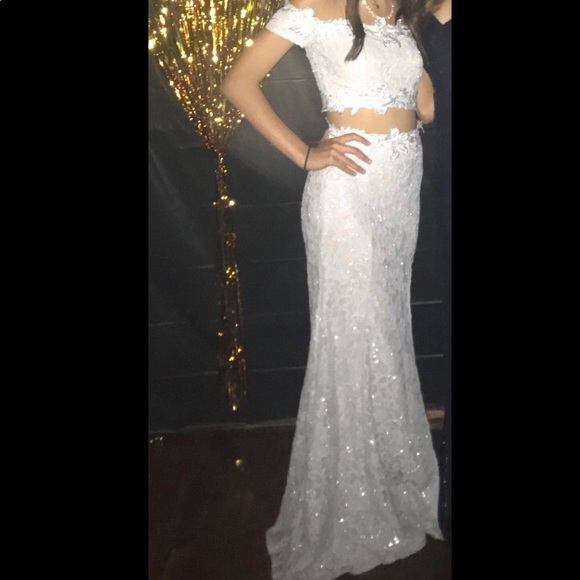 Dresses & Skirts - prom dress